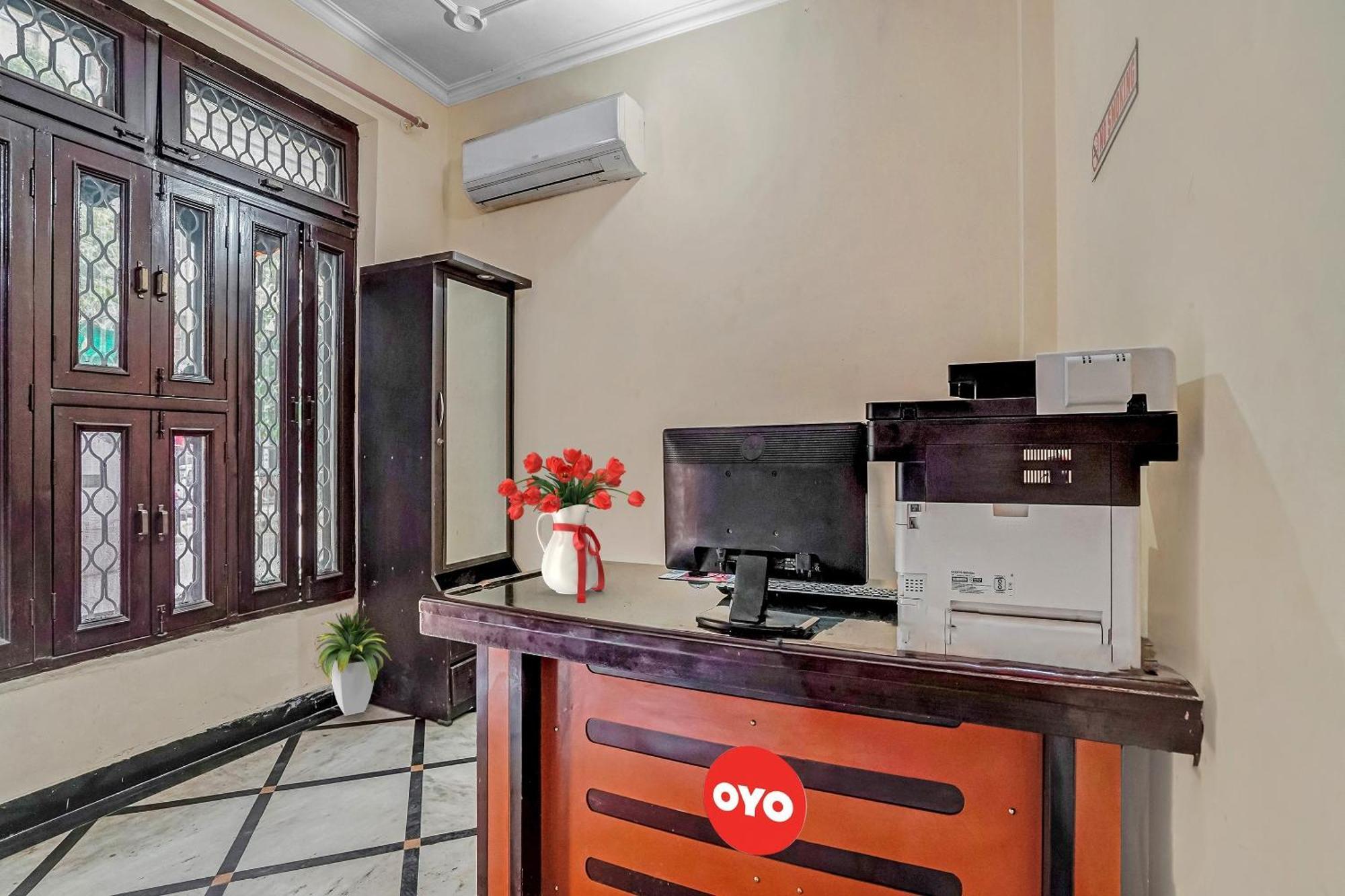 Oyo Flagship 70209 Alpha One Hotel Greater Noida Eksteriør billede