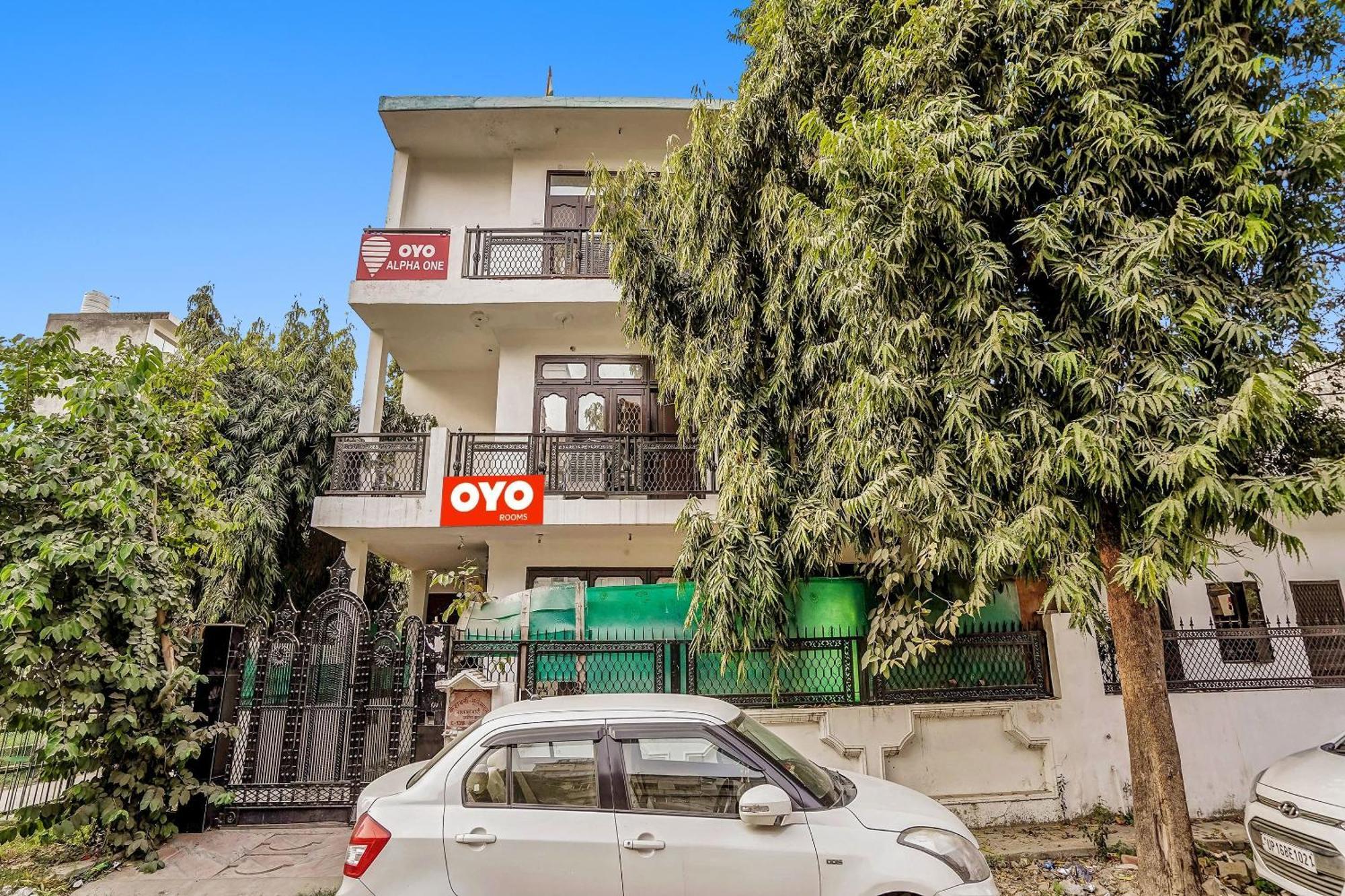 Oyo Flagship 70209 Alpha One Hotel Greater Noida Eksteriør billede